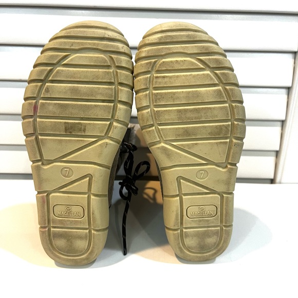 Magellan Outdoors | Leather Fuzzy Faux Fur Snow Winter Booties - Picture 8 of 10